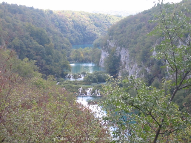 NATIONALPARK PLITVICER SEEN > Jezero Milanovac, Jezero Gavanovac und Wasserfall zum Jezero Kaluderovac