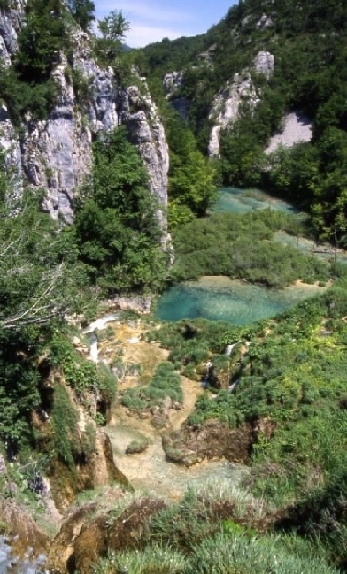 NATIONALPARK PLITVICER SEEN > Sastavci > Quellbecken der Korana unterhalb des Veliki slap