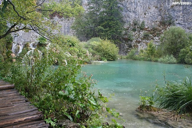 NATIONALPARK PLITVICER SEEN > Jezero Gavanovac > Kalksinterbarriere zum Jezero Kaluderovac