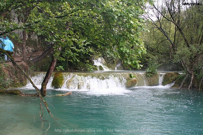 NATIONALPARK PLITVICER SEEN > Milka-Trnina-Wasserfall zum Jezero Gavanovac