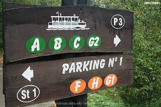 NATIONALPARK PLITVICER SEEN > NP-Hinweisschild zum Jezero Kozjak