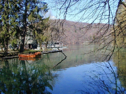 NATIONALPARK PLITVICER SEEN > Jezero Kozjak > Bootsanlegestelle Foto13