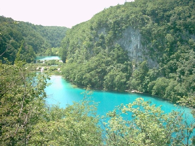 NATIONALPARK PLITVICER SEEN > Jezero Kaluderovac > Blick zum Jezero Gavanovac
