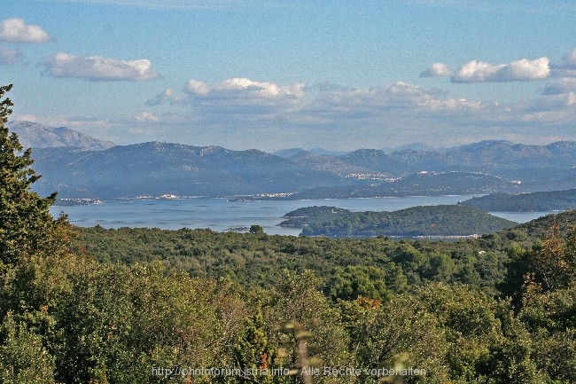 Peljesac > Blick zur Küste