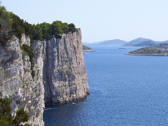 DUGI OTOK > Klippen