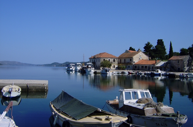 DUGI OTOK > Luka > Hafen