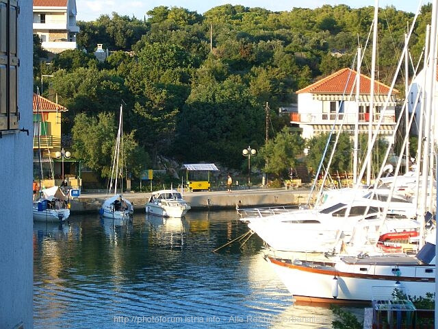 DUGI OTOK > BOZAVA > Panorama