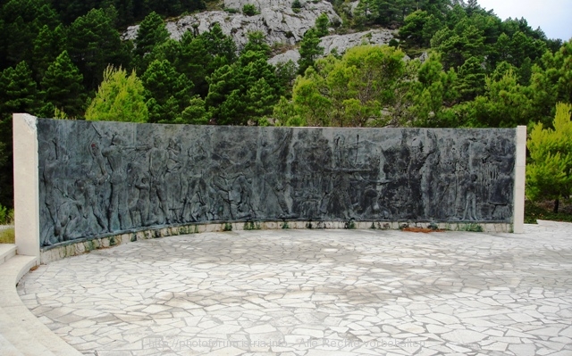 PELJESAC > Denkmal Trstenik an der Glavna cesta 414