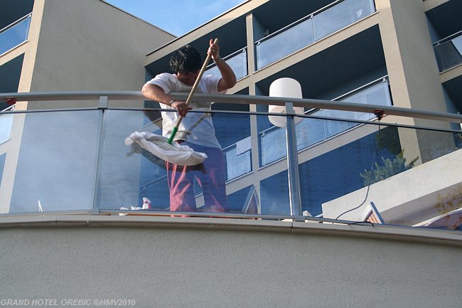 GRAND HOTEL OREBIC > Glasreinigung