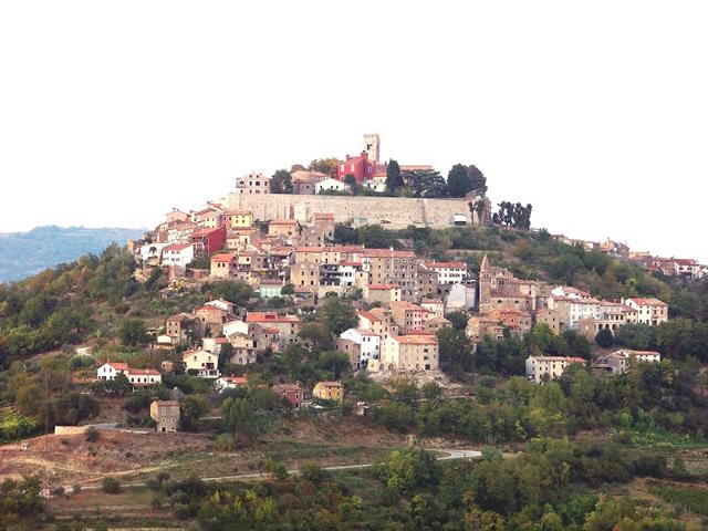 MOTOVUN > Stadtansicht