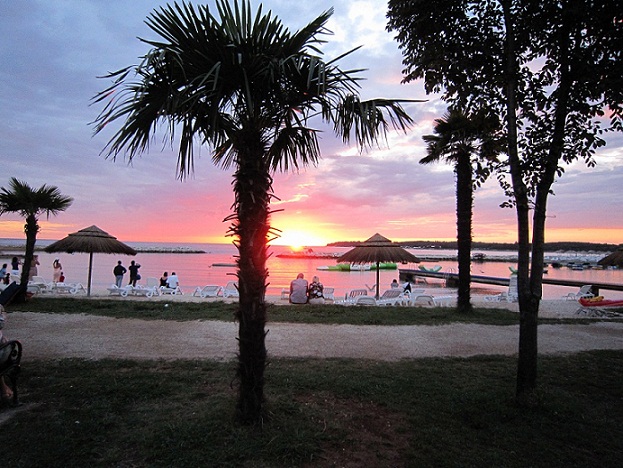 VALALTA > Sonnenuntergang am Strand