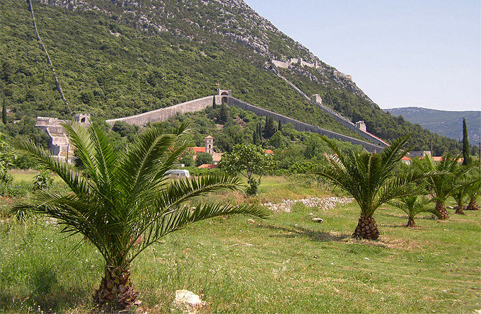 STON > längste Stadtmauer von Europa