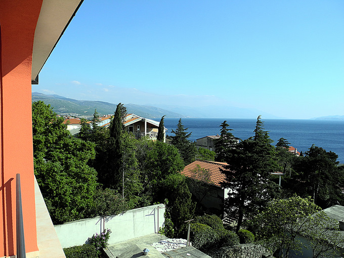 Kvarner: NOVI VINODOLSKI > Blick vom Balkon