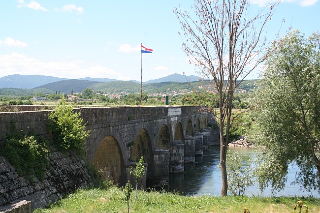 Split-Dalmatien: RUMIN> Siebenbogenbrücke über die Cetina