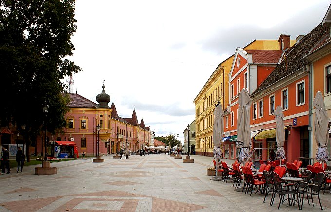 Vukovar-Srijem: VINKOVCI > Hauptplatz