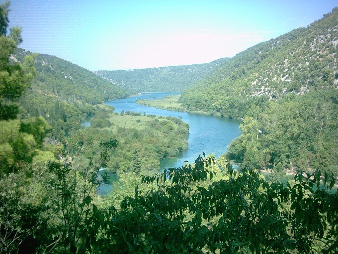 KRKA NATIONALPARK > Krka zwischen Skradin und Wasserfall