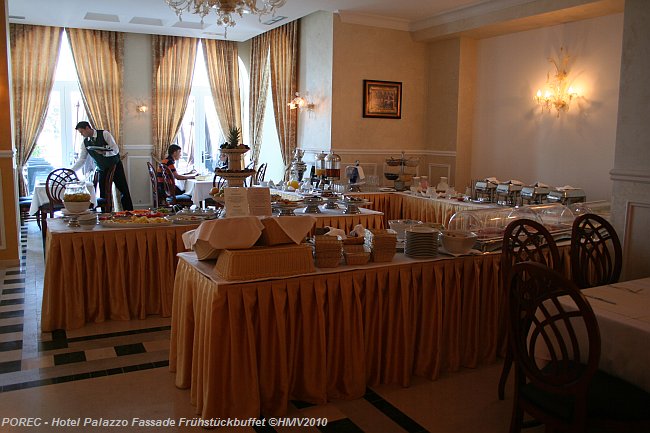 POREC > Hotel Palazzo > Parenzo 1910 > Frühstücksbuffet im Restaurant