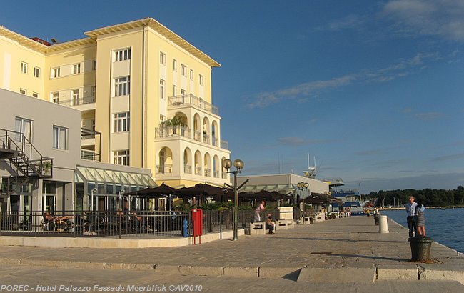 POREC > Hotel Palazzo > Fassade Meerblick