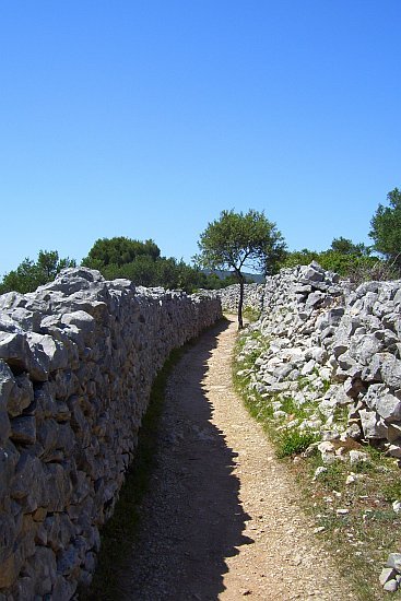 ILOVIK > Wanderweg zur Bucht Parzine