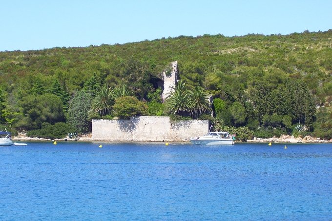 SVETI PETAR > Ruine einer venezianischen Festung