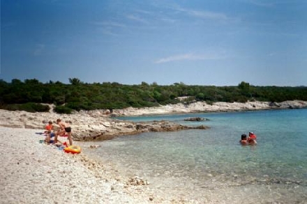 Otok LOSINJ > Strand beim Flughafen