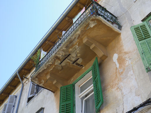 Istrien - PULA - renovierungsbedürftiger Balkon