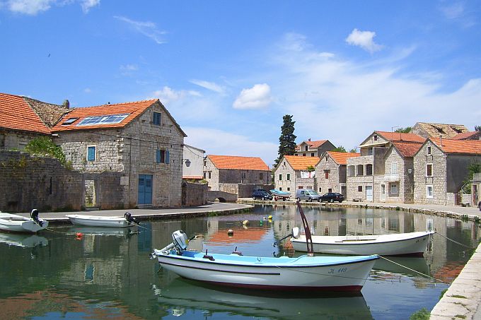 Dalmatien: VRBOSKA auf Hvar