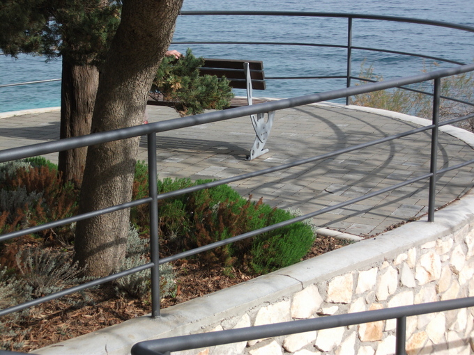 Istrien: RABAC > Badebucht Ruheplatz mit Blick aufs Meer