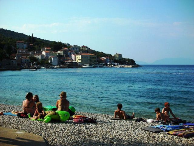 Kvarner: CRES > Strand bei Valun