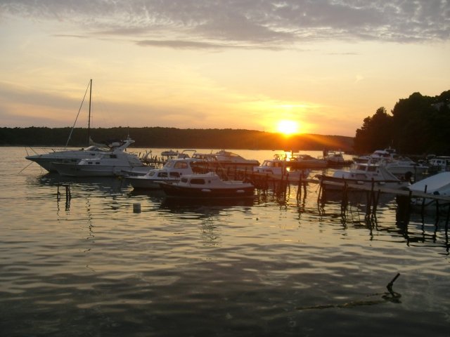 Kvarner  RAB > kleine Marina in Palit