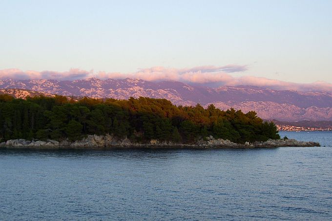 Kvarner: SUHA PUNTA auf Rab > Blick auf Velebit im Abendrot