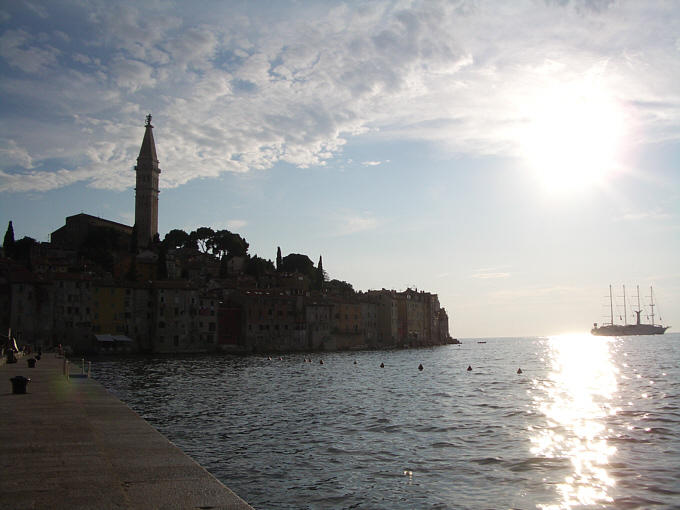 Istrien: ROVINJ > Abendstimmung über der Altstadt