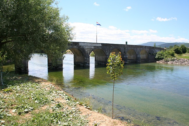 Dalmatien: RUMIN > Siebenbogenbrücke über die Cetina