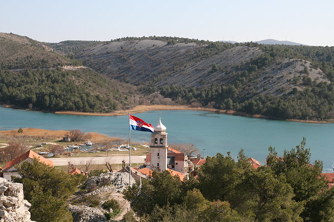 Dalmatien: SKRADIN > Blick auf die Krka