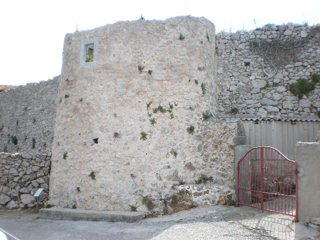 66._Stadtmauer_Vrbnik.jpg