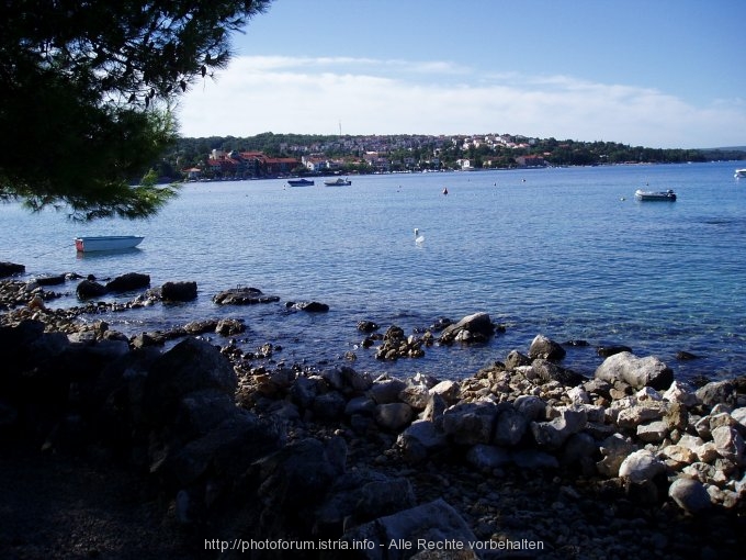 Otok KRK > NJIVICE > Blick auf den Ort