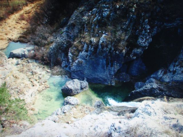Wasserfall im Tal Draga Bascanska bei Baska
