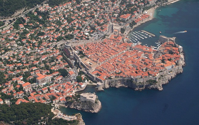 2. Platz < Hartmut > Dalmatien: ALTSTADT DUBROVNIK > Impression während dem Landeanflug