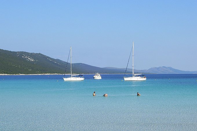 Dalmatien: DUGI OTOK > Strand Sakarun