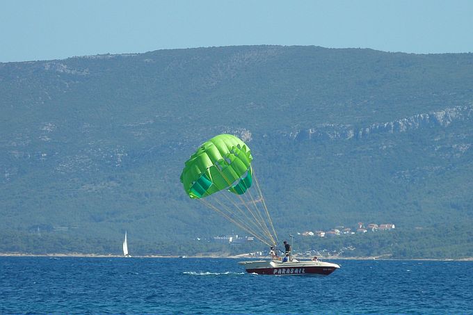 Dalmatien: BOL > Parasailing im Hvarski Kanal