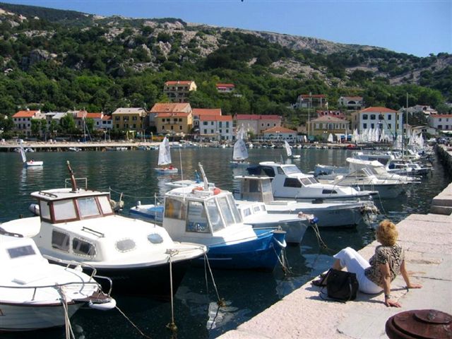 Kvarner: BASKA Insel KRK > Juniorensegelregatta noch im Hafen