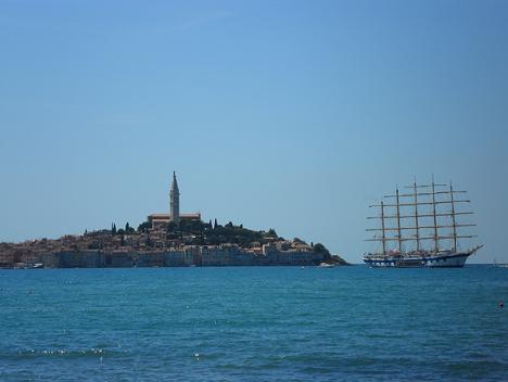 Istrien: Rovinj> Segelschiff vor Rovinj