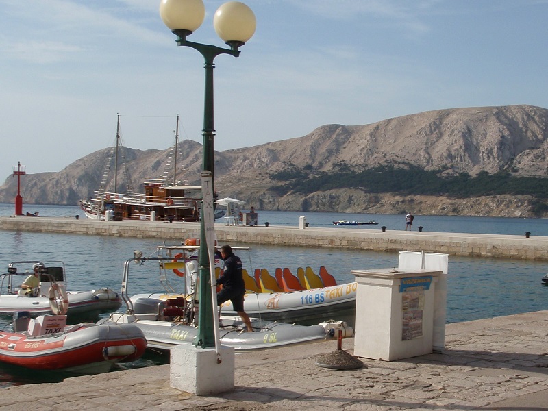 Taxi-Boote in Baska