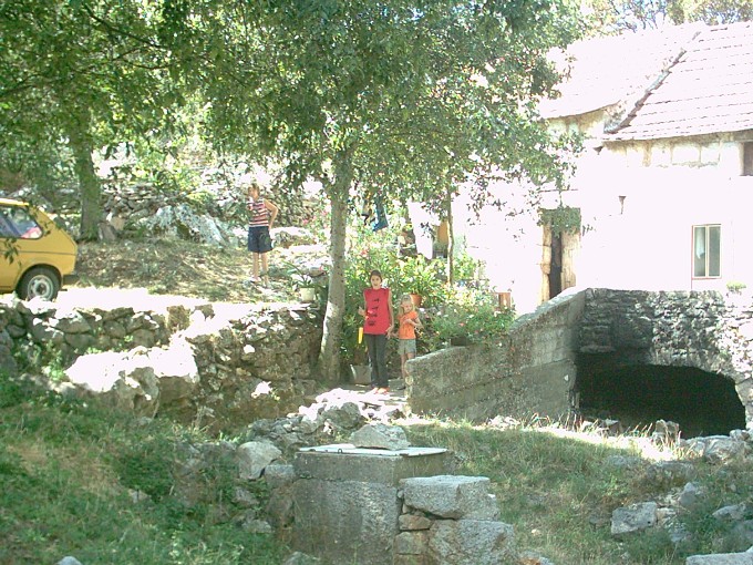 IMOTSKI > Bauernhof in der Nähe von Imotski