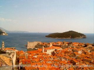 DUBROVNIK > Altstadtdächer und Insel Lokrum