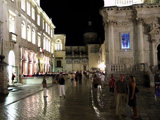 DUBROVNIK > Bei Nacht