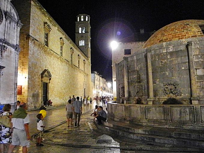 DUBROVNIK > Stradun am Abend