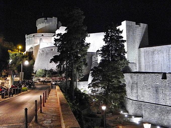 DUBROVNIK > Stadtmauer