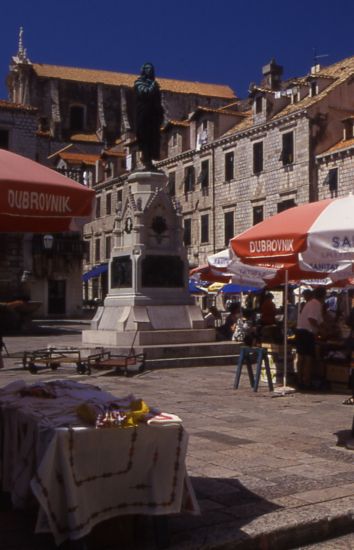 DUBROVNIK > Altstadt > Statue Ivan Gundulic am Grünmarkt