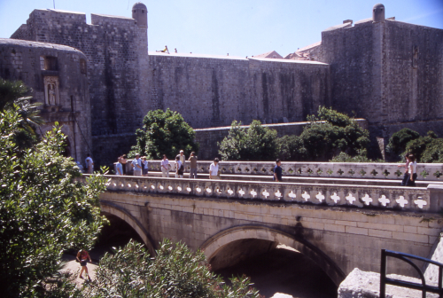 DUBROVNIK > Altstadt > Piletor mit Brücke